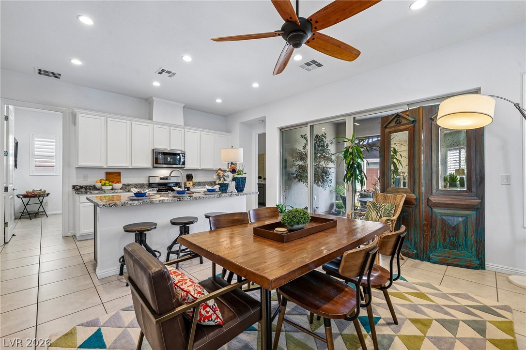 6754 Desert Crimson Street Property Photo 7