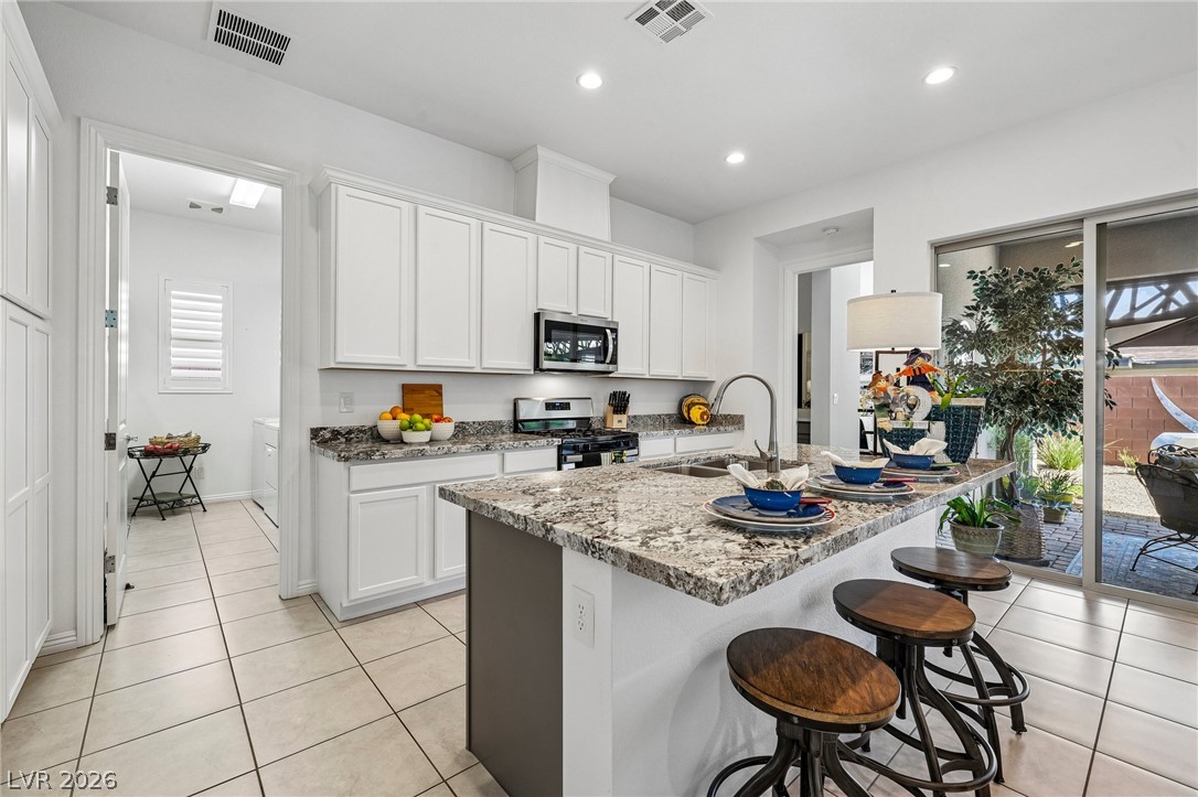 6754 Desert Crimson Street Property Photo 12