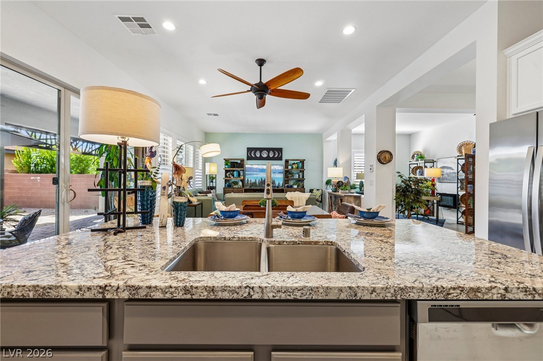 6754 Desert Crimson Street Property Photo 15