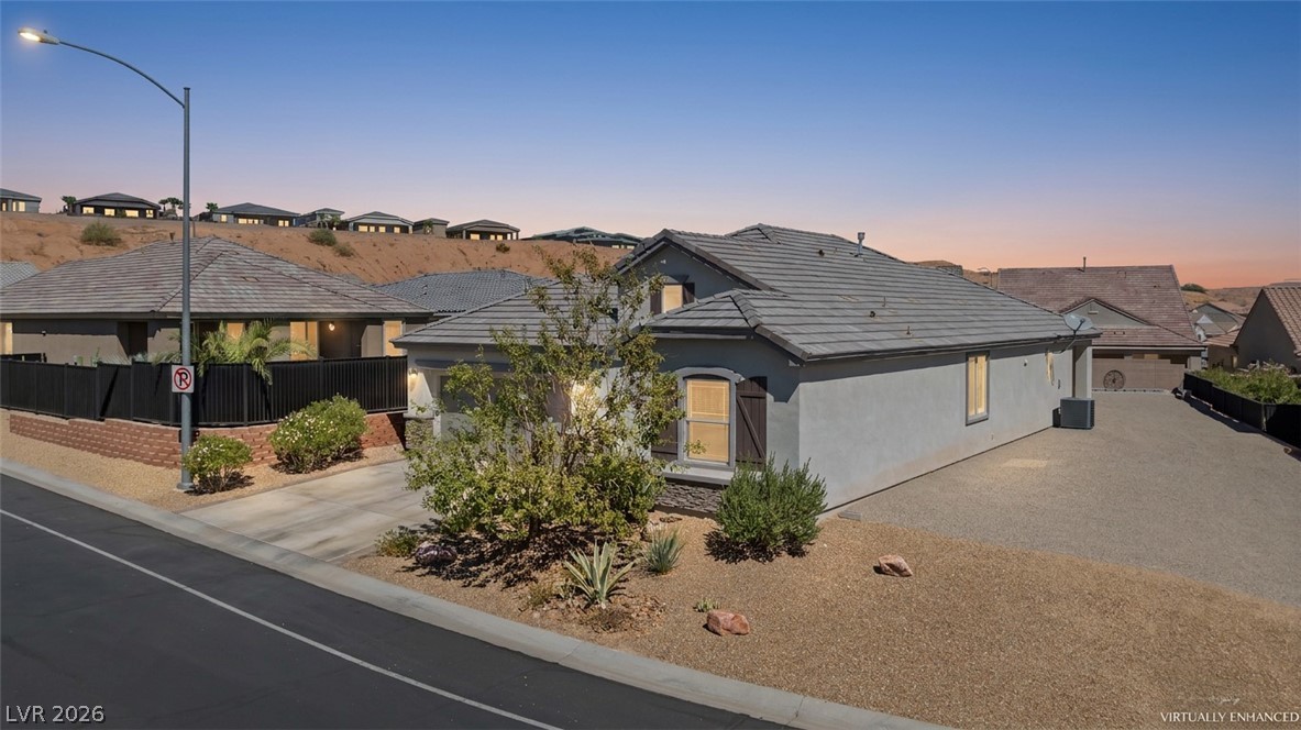467 Cliffrose Avenue Property Photo 3