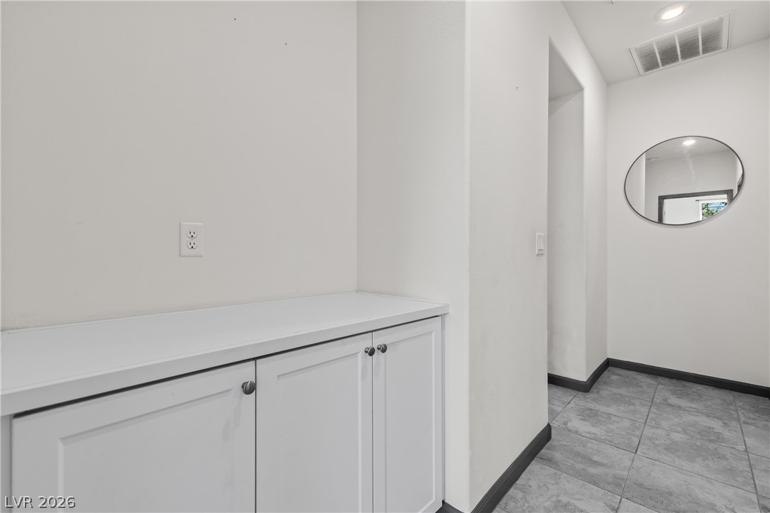 467 Cliffrose Avenue Property Photo 8