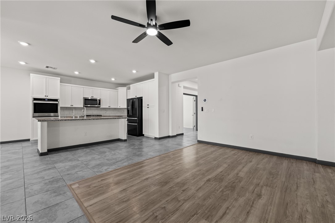 467 Cliffrose Avenue Property Photo 18