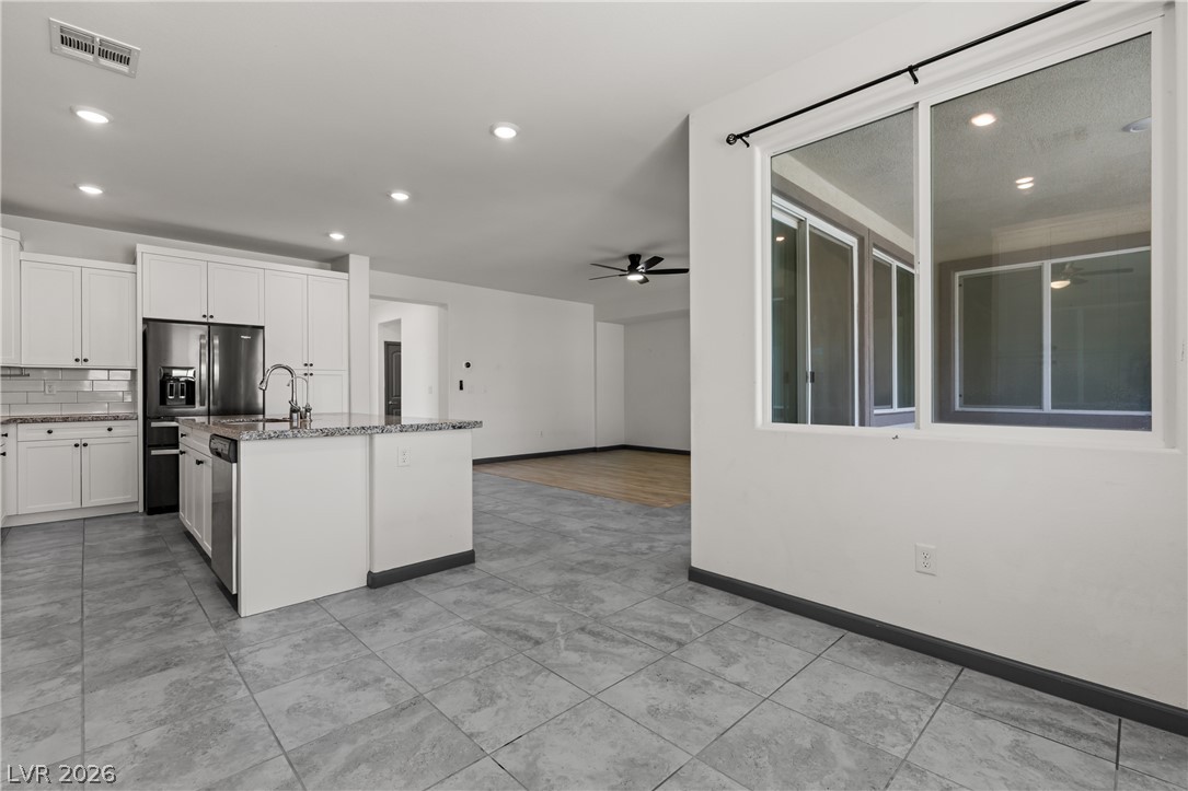 467 Cliffrose Avenue Property Photo 28