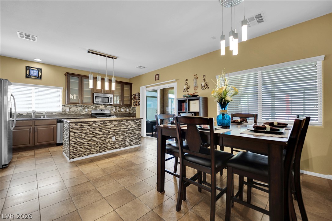 205 Gemstone Hill Avenue Property Photo 6