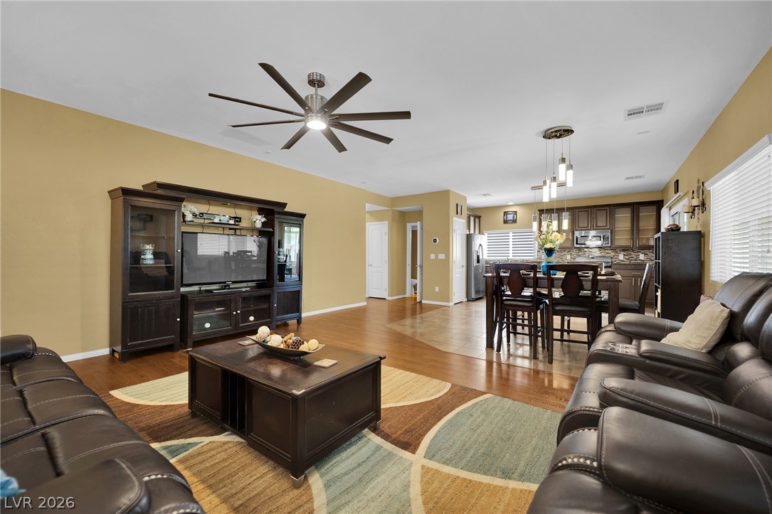 205 Gemstone Hill Avenue Property Photo 7