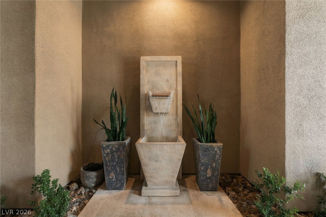 12 Menaggio Court Property Photo 6