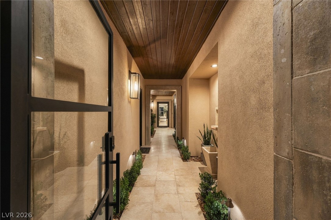 12 Menaggio Court Property Photo 7