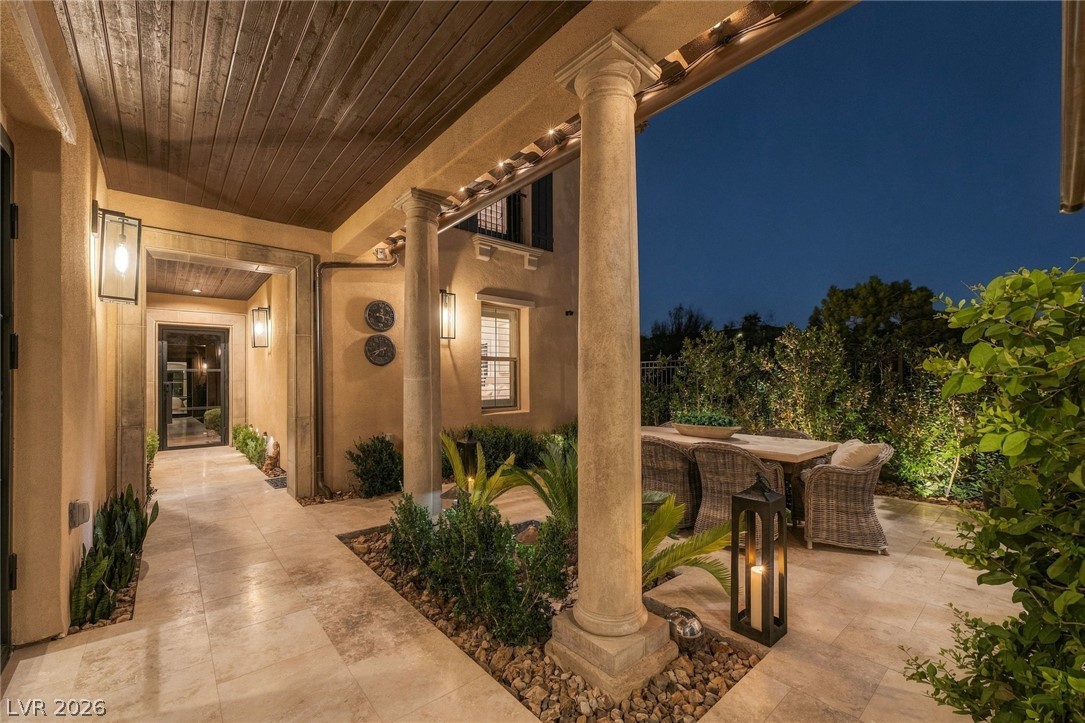 12 Menaggio Court Property Photo 8