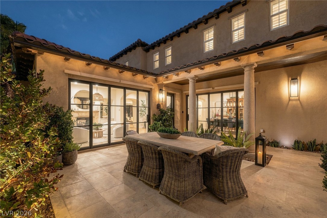 12 Menaggio Court Property Photo 9