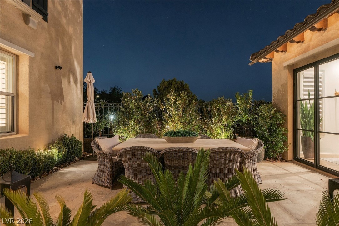 12 Menaggio Court Property Photo 10