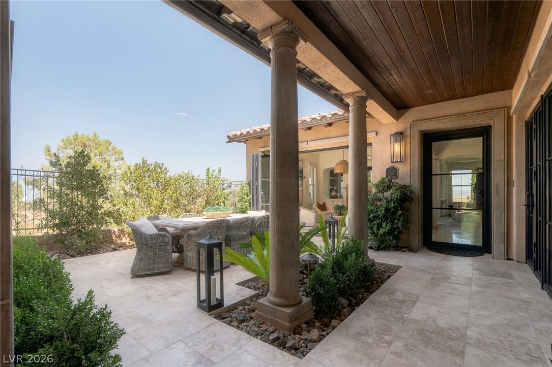 12 Menaggio Court Property Photo 30