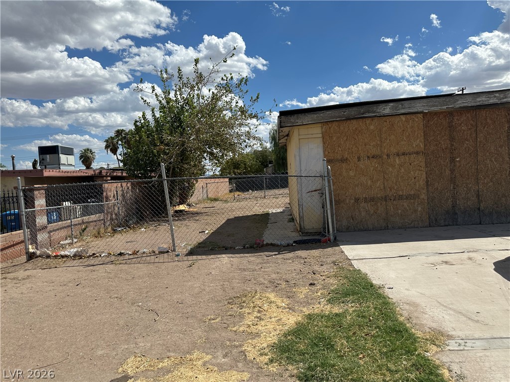 1524 D Street Property Photo 4