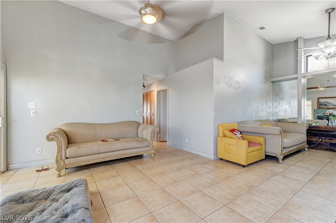 100 Underhill Court Property Photo 8
