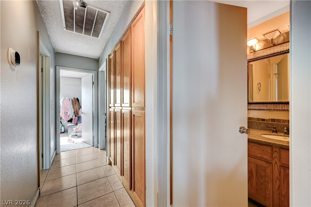 100 Underhill Court Property Photo 18