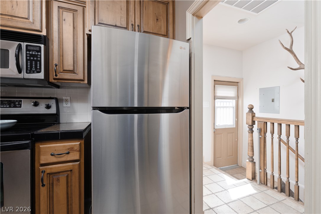 195 West Perkins Avenue Property Photo 16