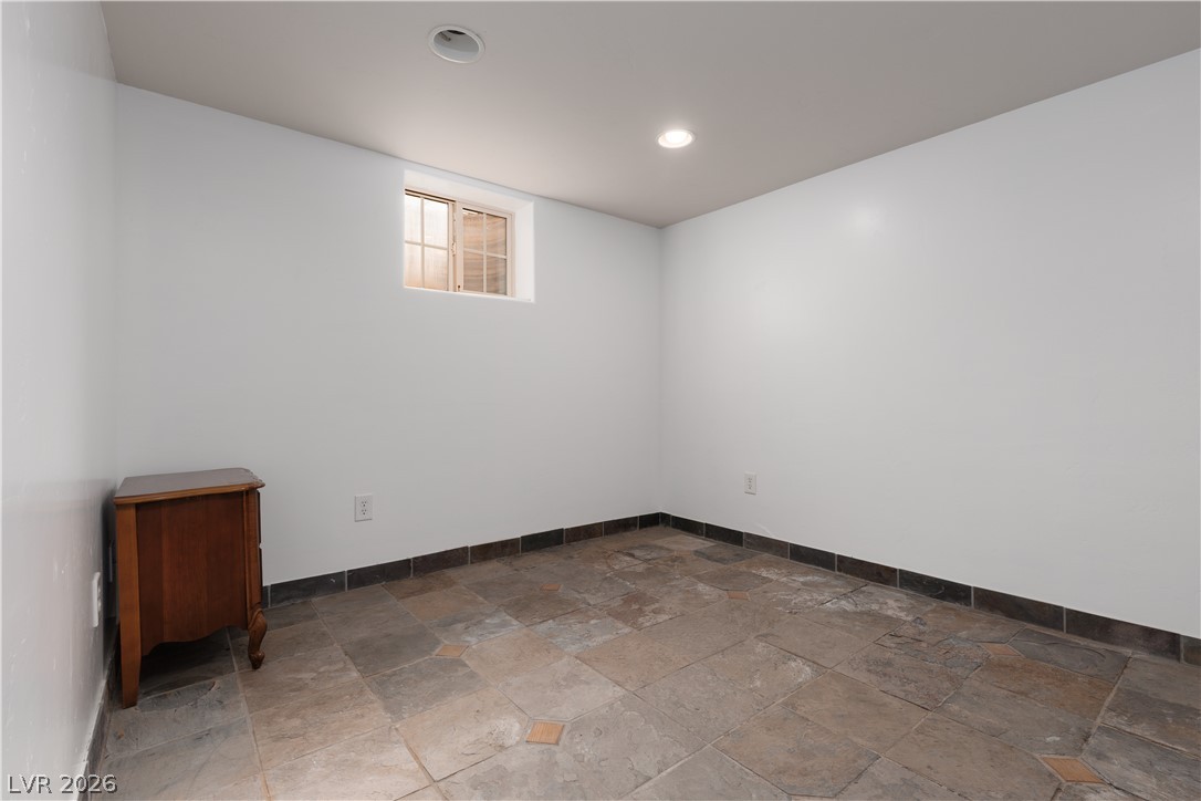 195 West Perkins Avenue Property Photo 23
