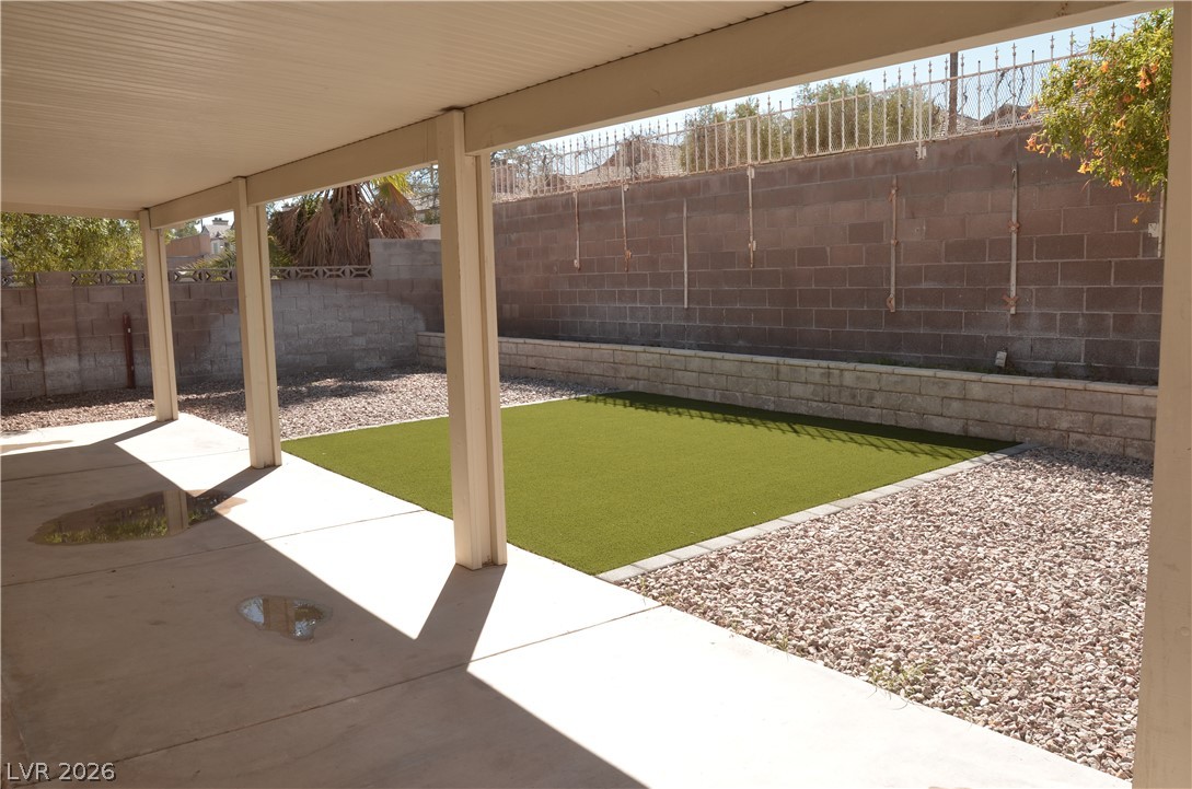 2717 Camphor Tree Street Property Photo 2