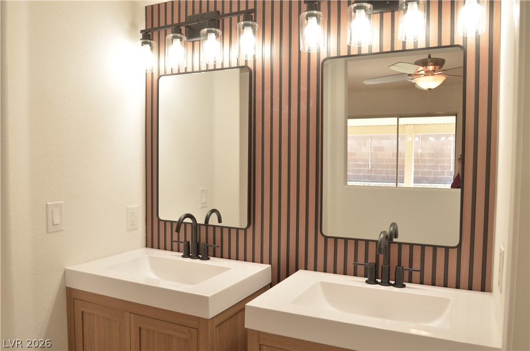 2717 Camphor Tree Street Property Photo 9