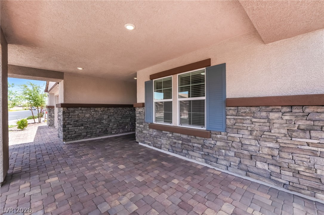 3513 Lamberto Cliff Way Property Photo 9