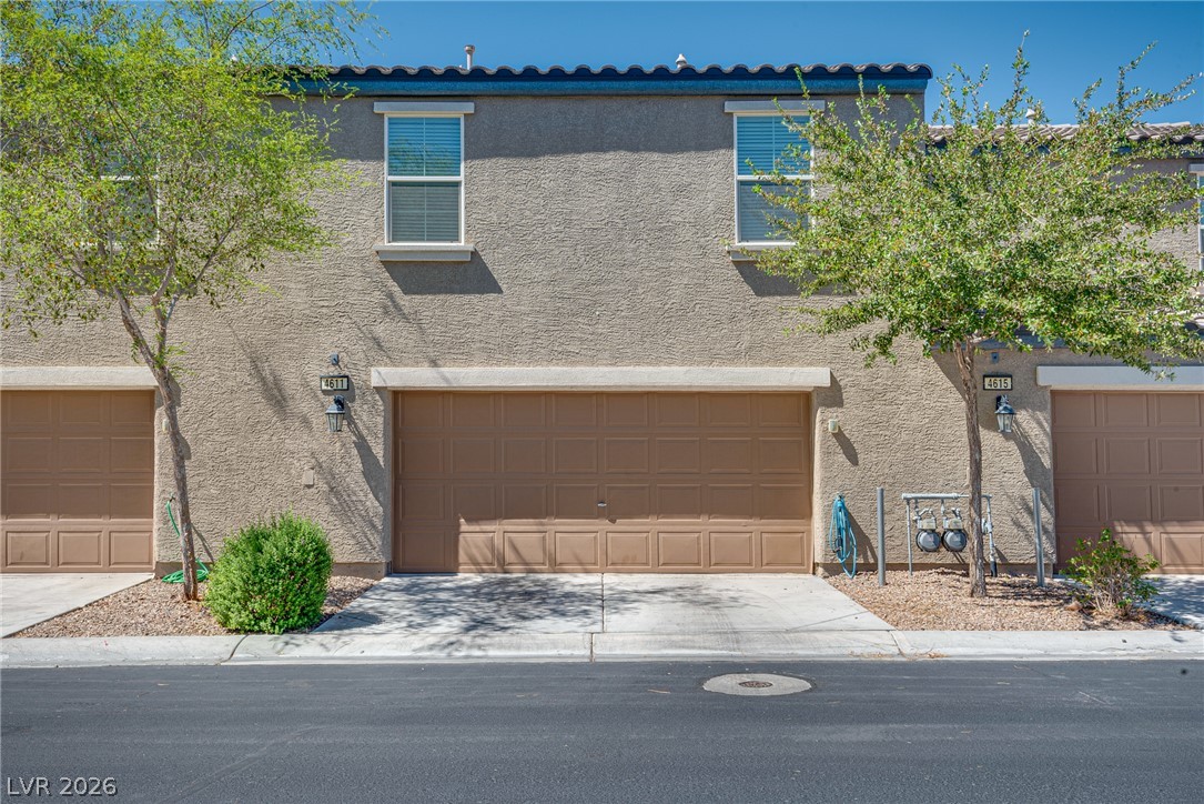 4611 Dover Straight Street Property Photo 3