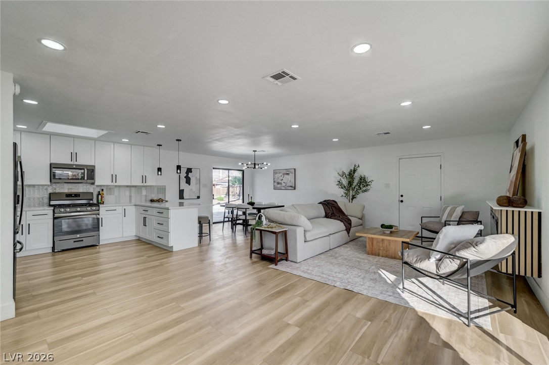 2446 Tournament Street Property Photo 7