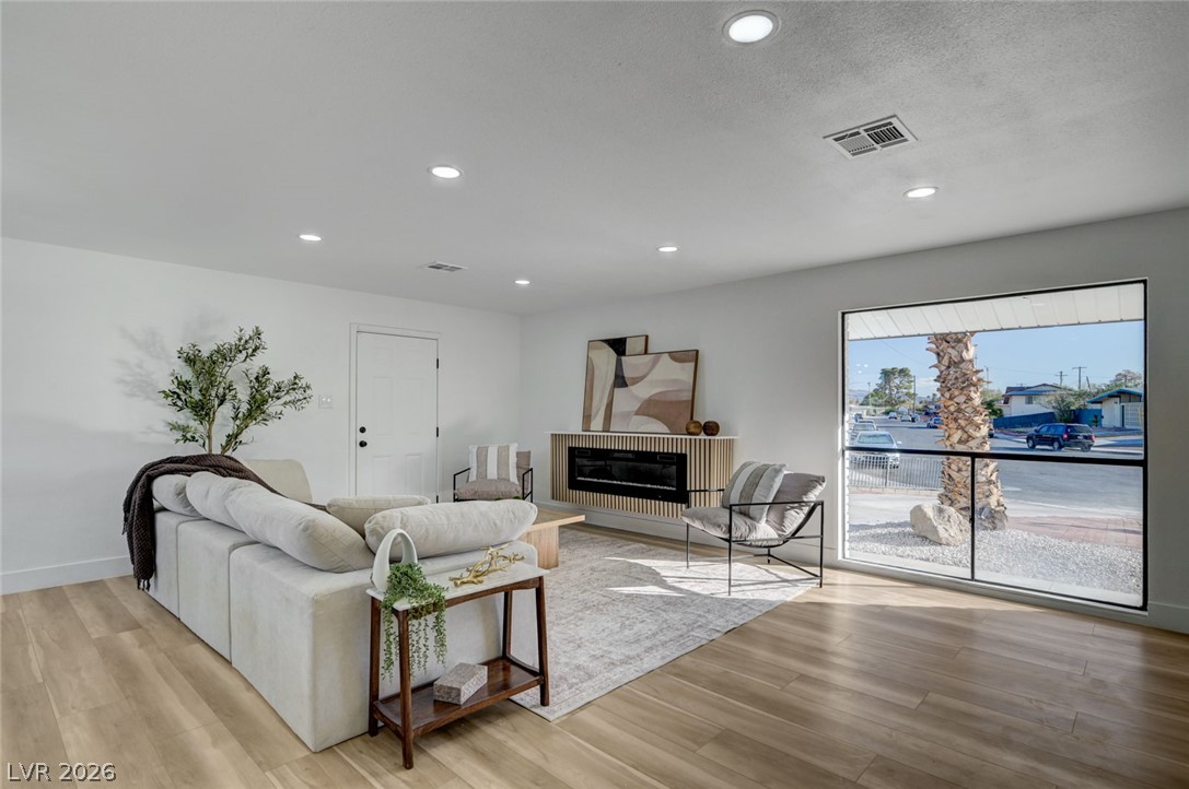 2446 Tournament Street Property Photo 8