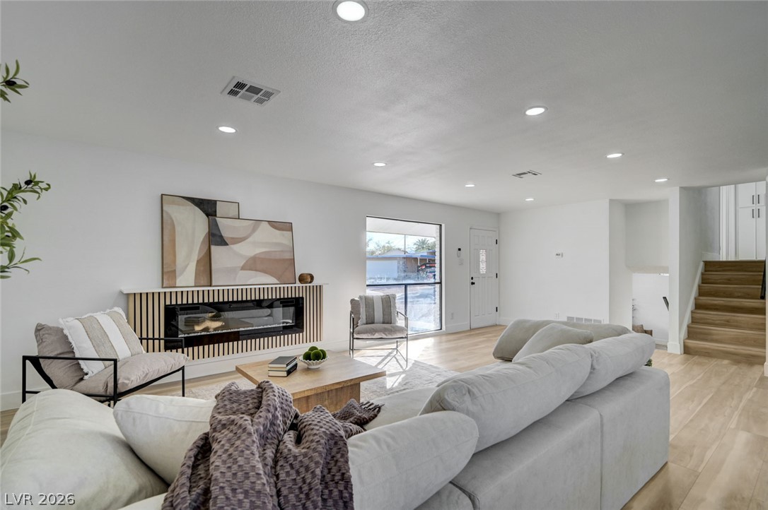 2446 Tournament Street Property Photo 9