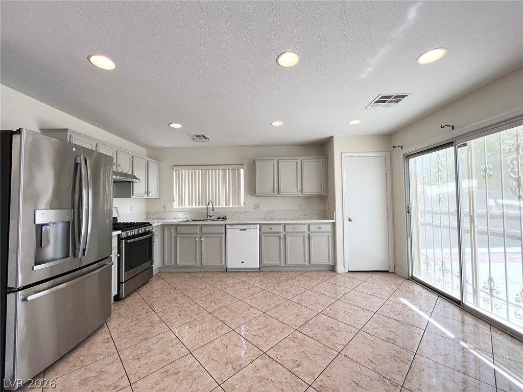 5717 West Dewey Drive Property Photo 9