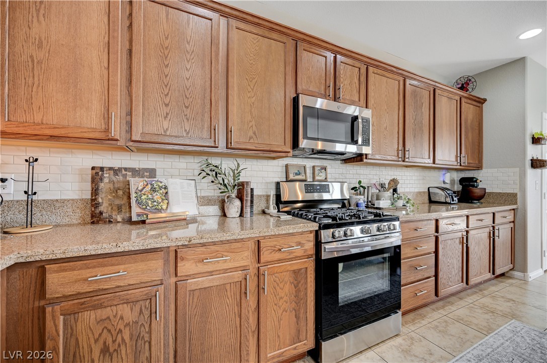 1863 Gentle Dawn Avenue Property Photo 11