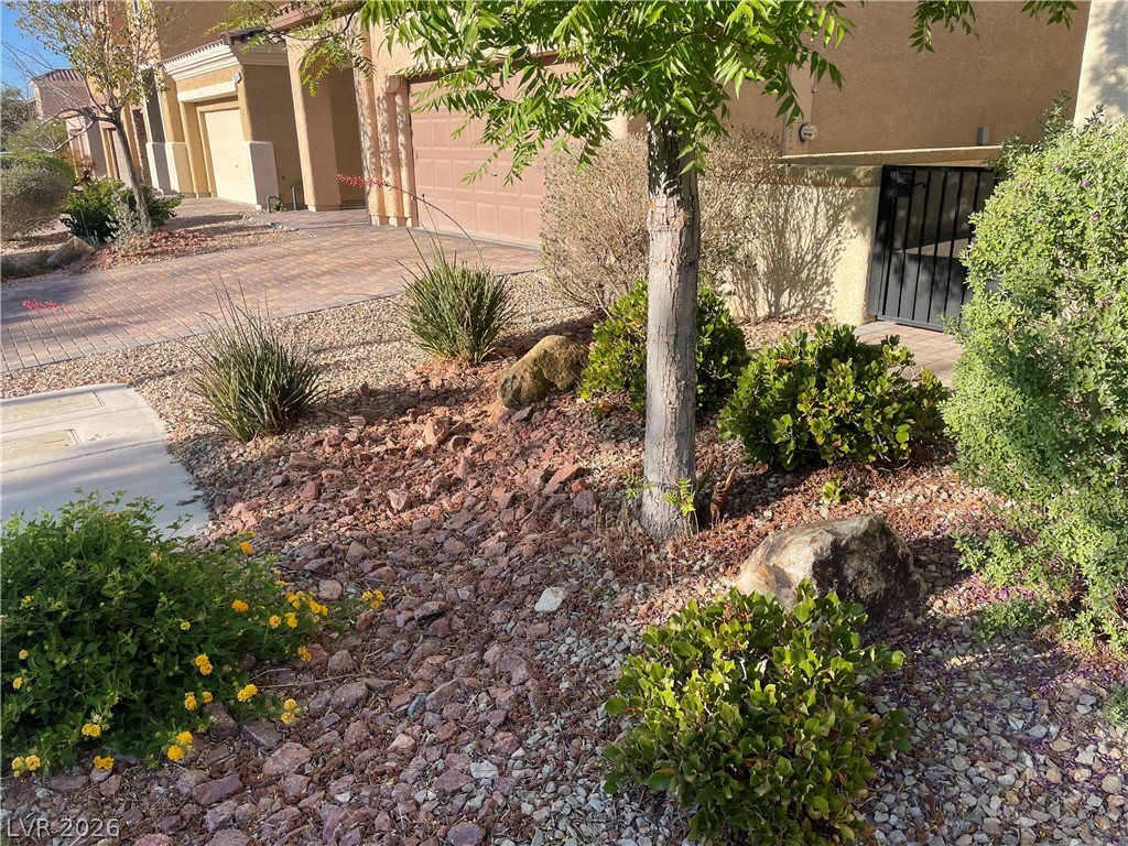 7068 Ipe Wood Road Property Photo 2