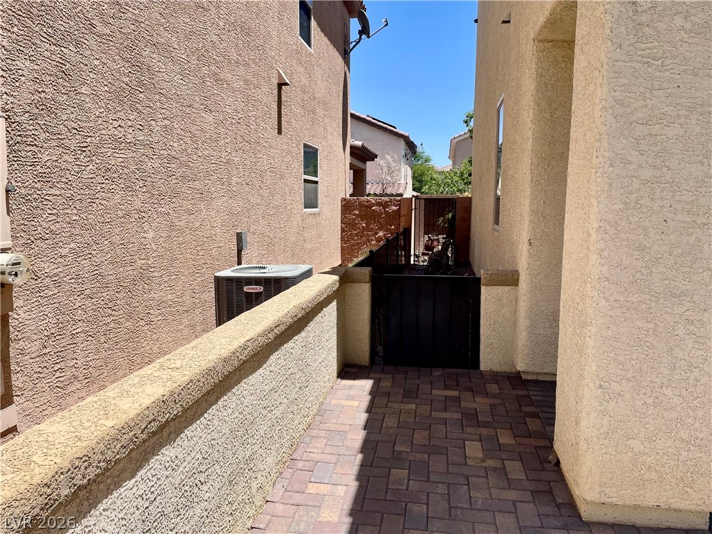7068 Ipe Wood Road Property Photo 8