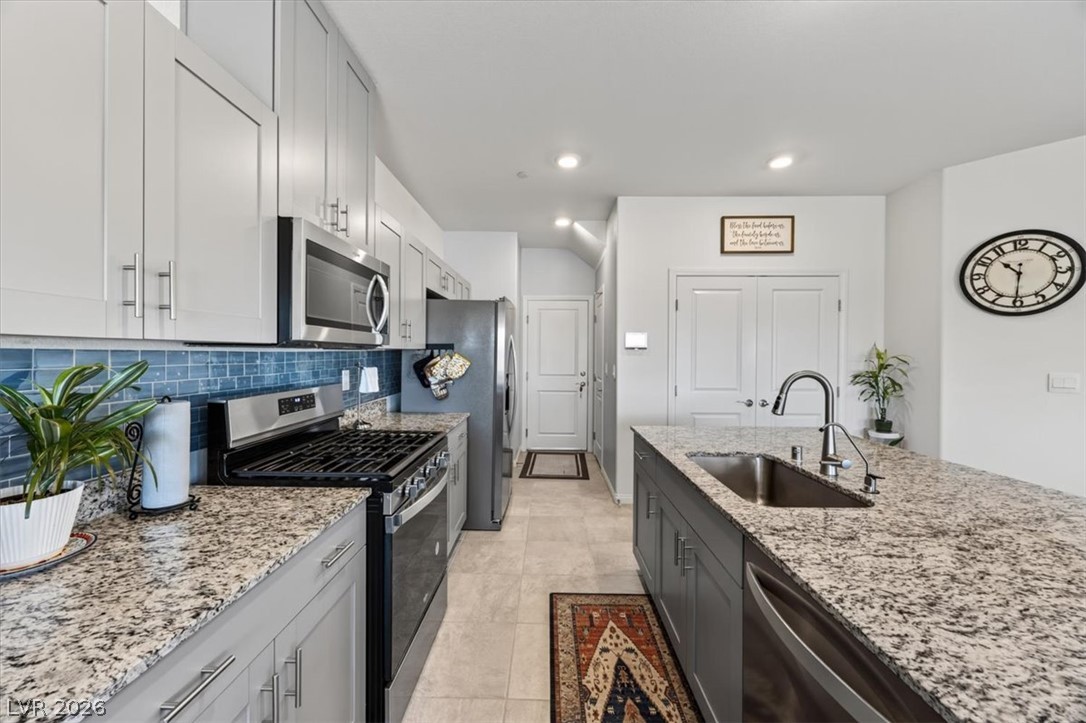 392 Larksong Avenue Property Photo 18