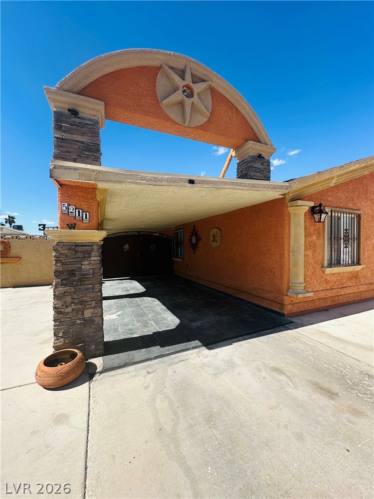 5211 Gloucester Circle Property Photo 4