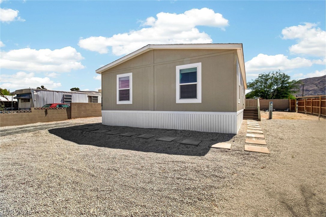 2258 Toiyabe Street Property Photo 3