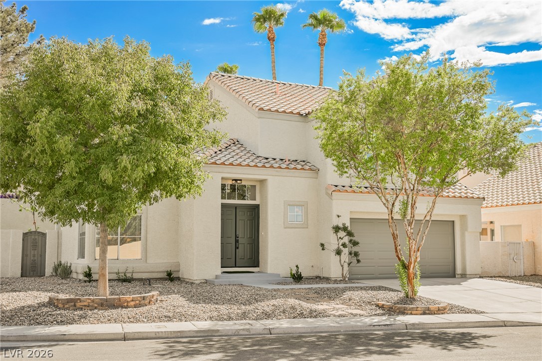 2529 Cortina Avenue Property Photo 2