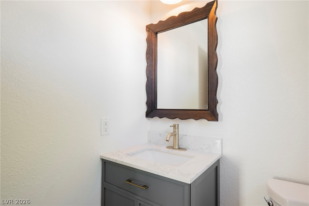 2529 Cortina Avenue Property Photo 6