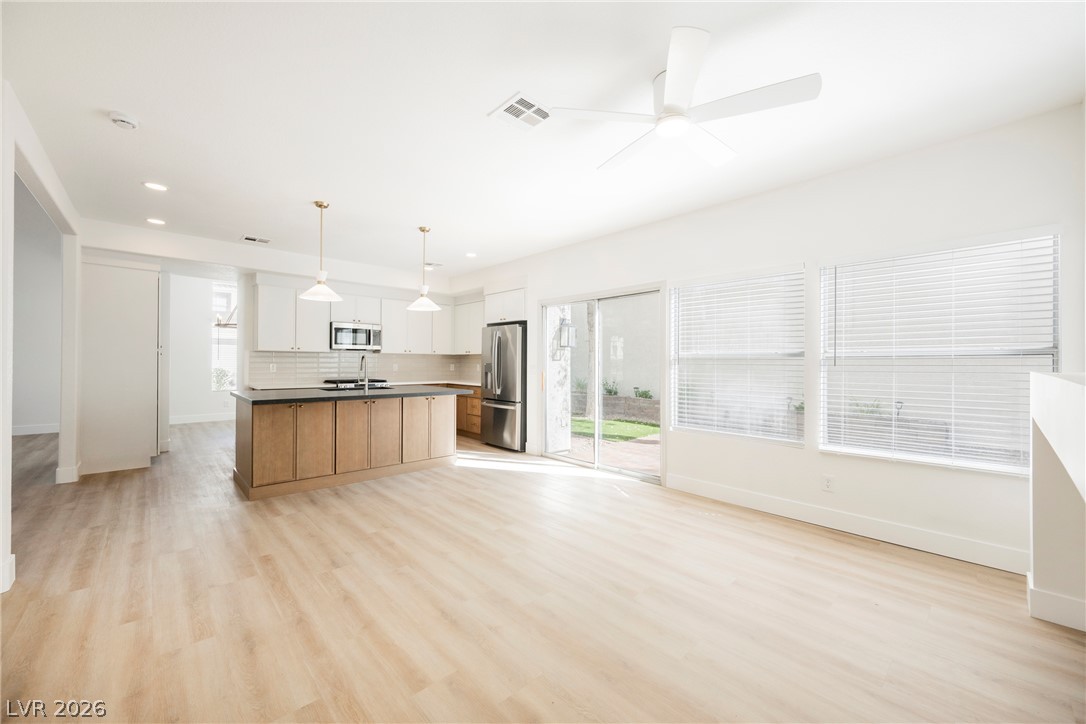 2529 Cortina Avenue Property Photo 8