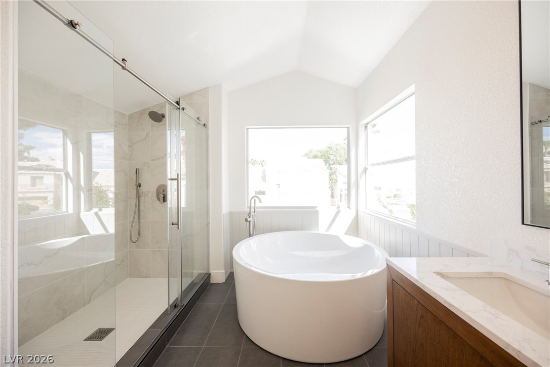 2529 Cortina Avenue Property Photo 12