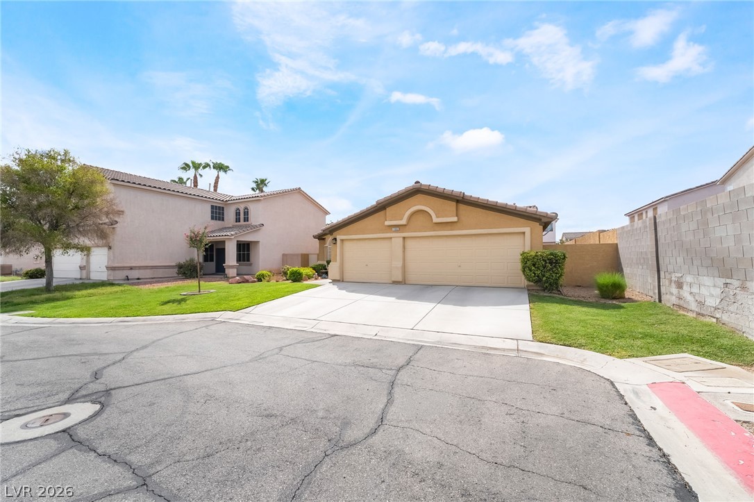 1165 Jewel Weed Court Property Photo 3