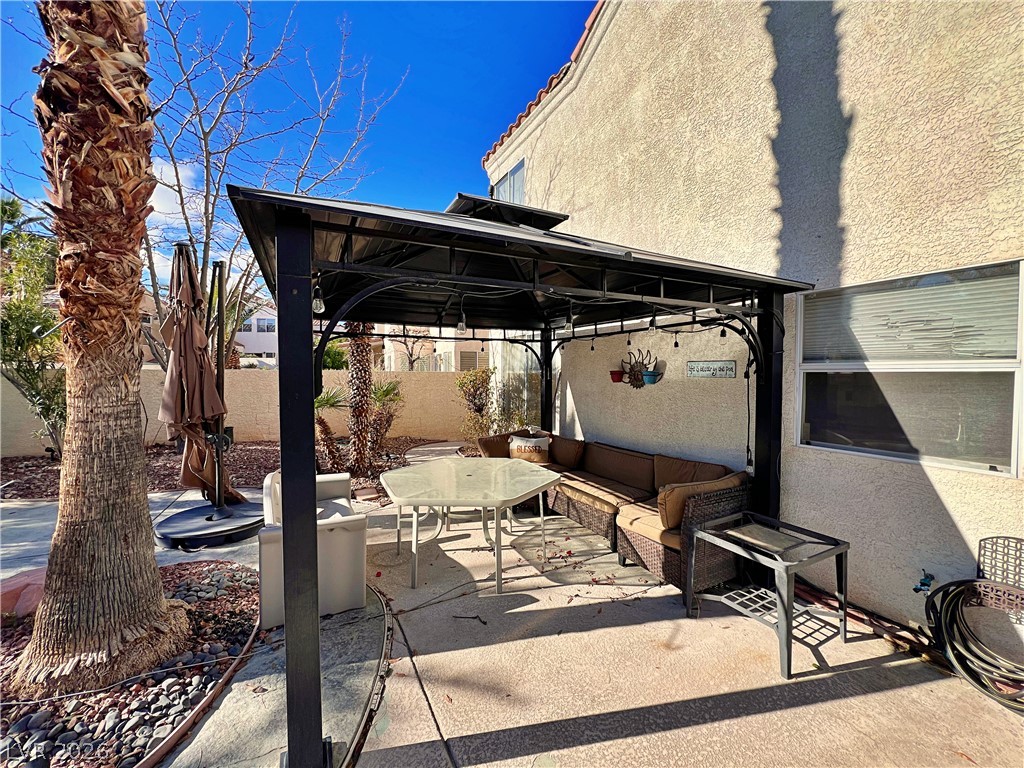 1828 Derbyshire Drive Property Photo 9