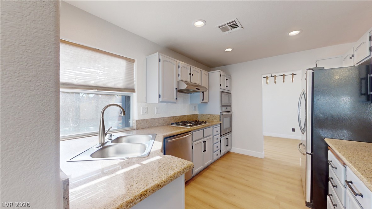 1828 Derbyshire Drive Property Photo 18