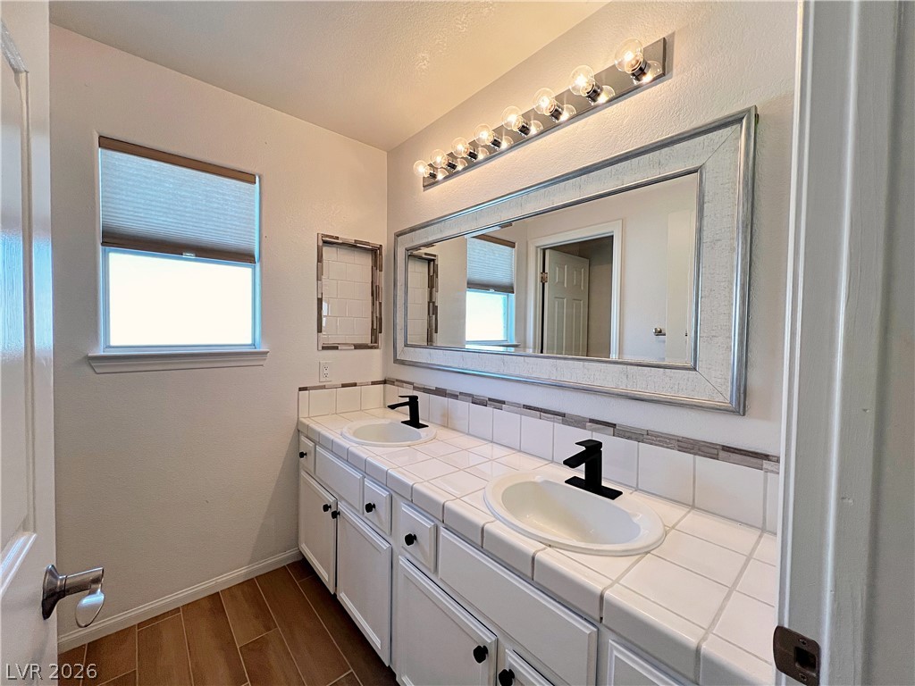 1828 Derbyshire Drive Property Photo 38