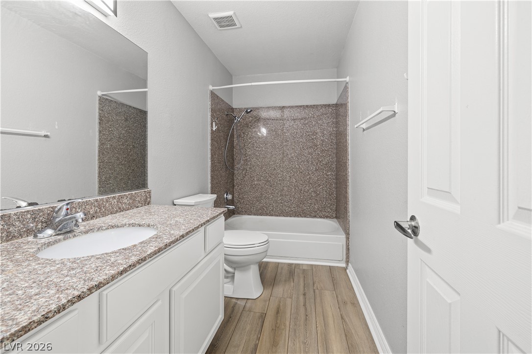 5061 River Glen Drive 80 Property Photo 9