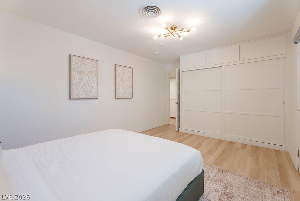 2106 West Oakey Boulevard Property Photo 36