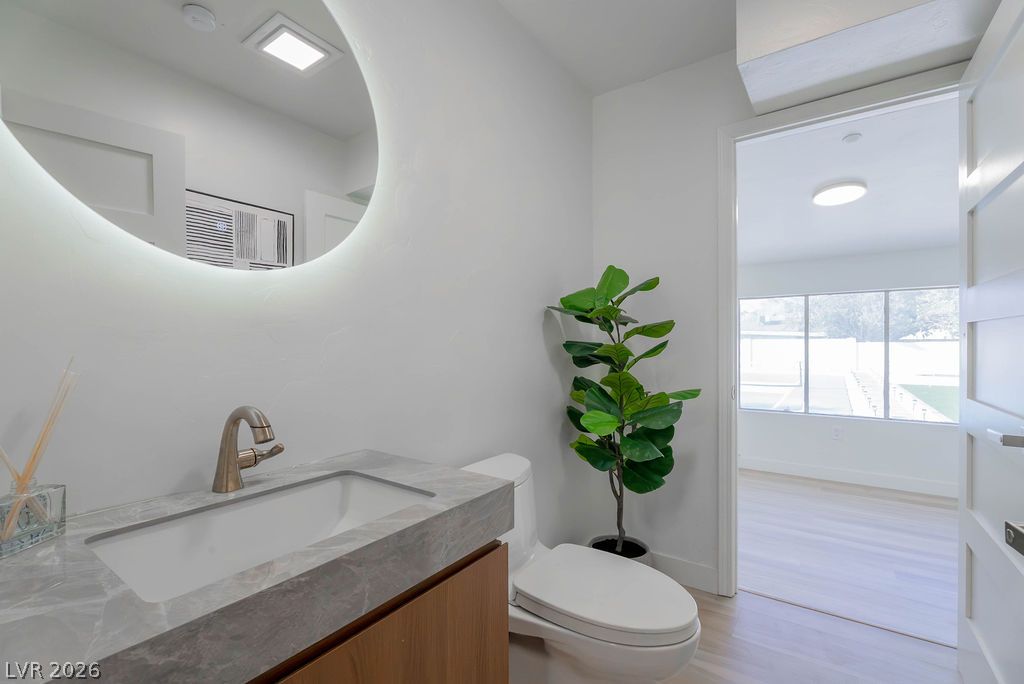 2106 West Oakey Boulevard Property Photo 48