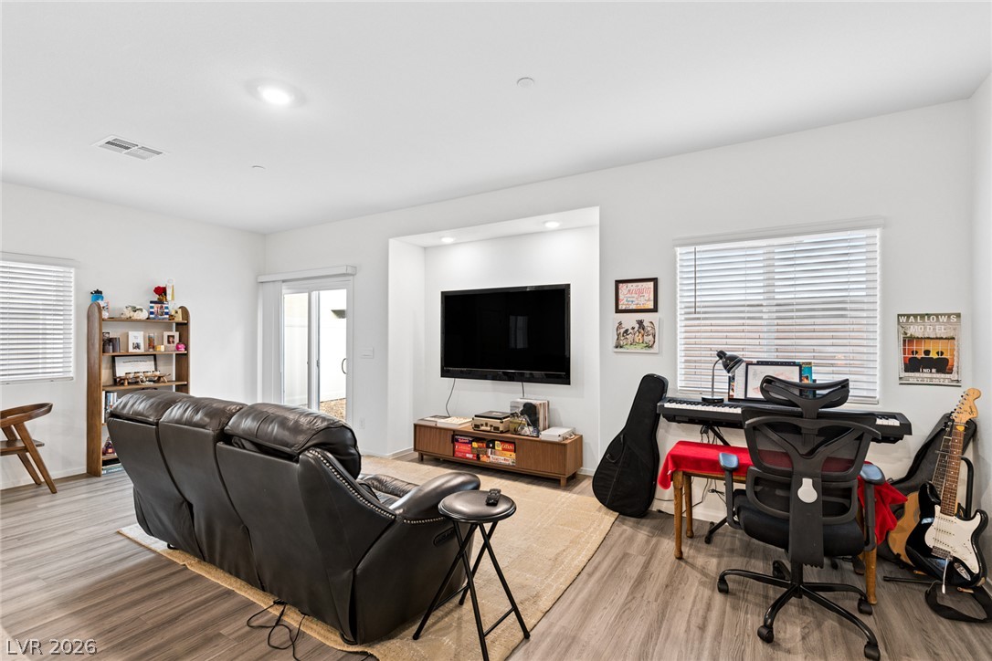7910 Aurora Sky Street Property Photo 4
