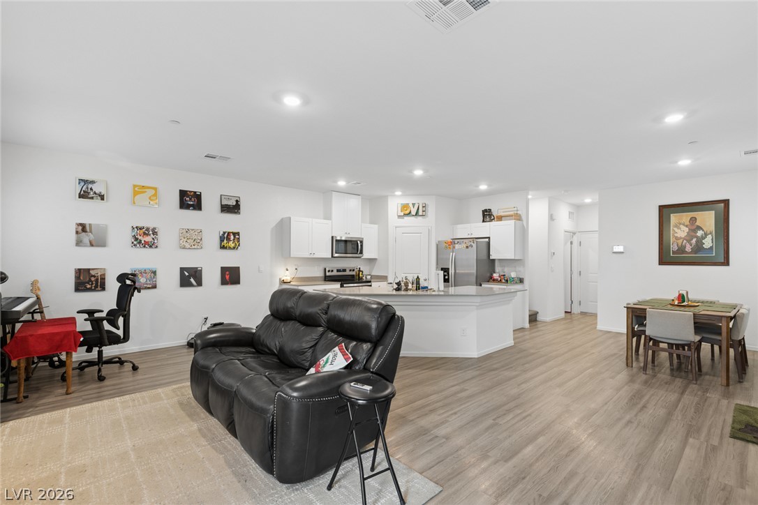 7910 Aurora Sky Street Property Photo 5