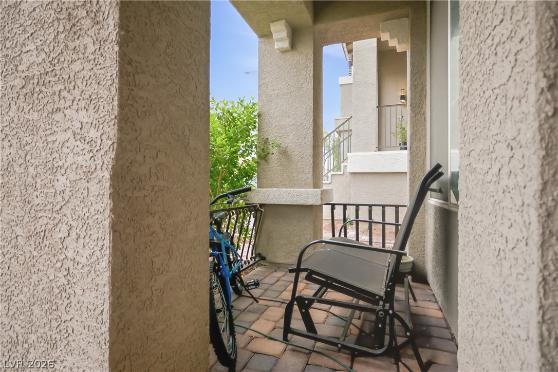 10121 Arbor Brook Court Property Photo 8