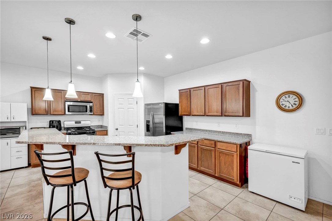 7576 Shiny Bangle Court Property Photo 8