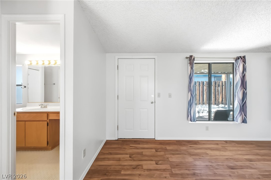 1639 Granada Street Property Photo 4
